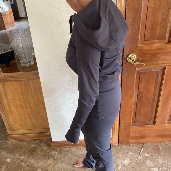 Lululemon Workout Jacket - Picture 8 of 9